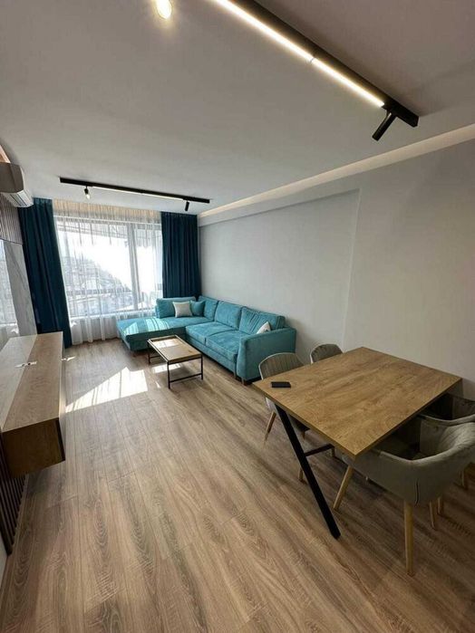 Продава се Тристаен апартамент в Пловдив, Христо Смирненски - 91 кв.м за 2088 €/кв.м - Снимка #3