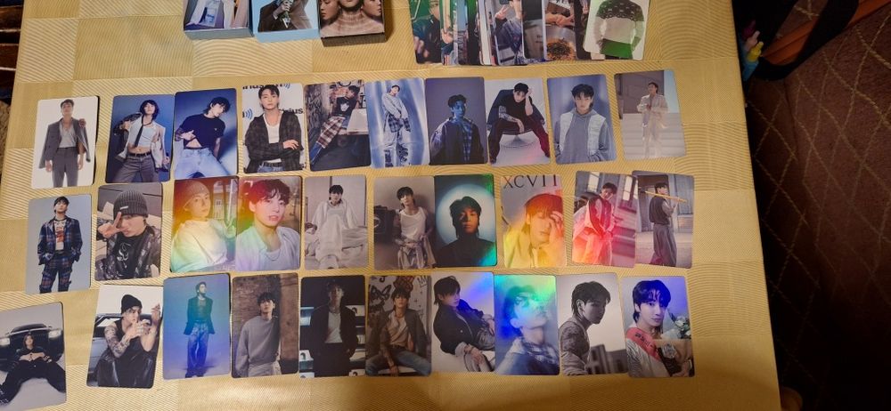 Bts   BTS/ Junkook poster/ breloc/ carduri
