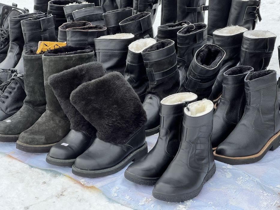 Етіктер Қолдан тігілген