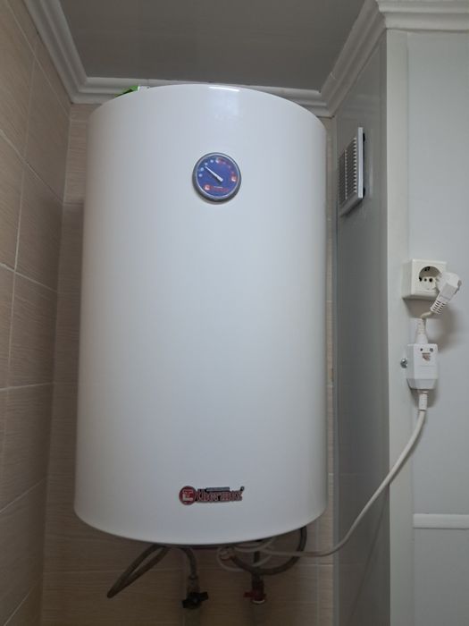 Продам аристон самовывоз  район цемпос