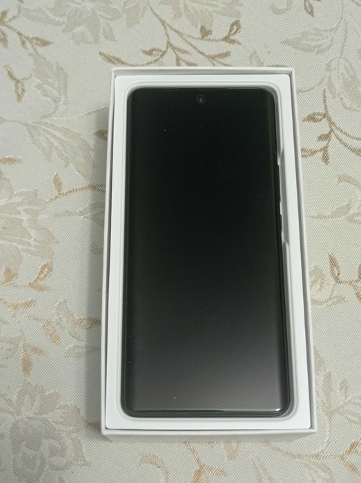 Huawei nova 9 с калъф