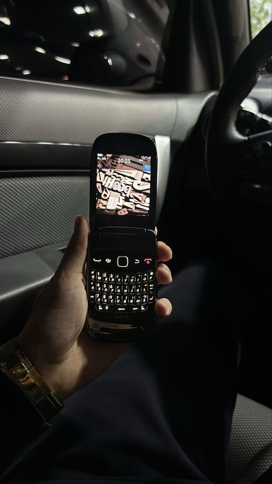 Balckberry 9670 CDMA