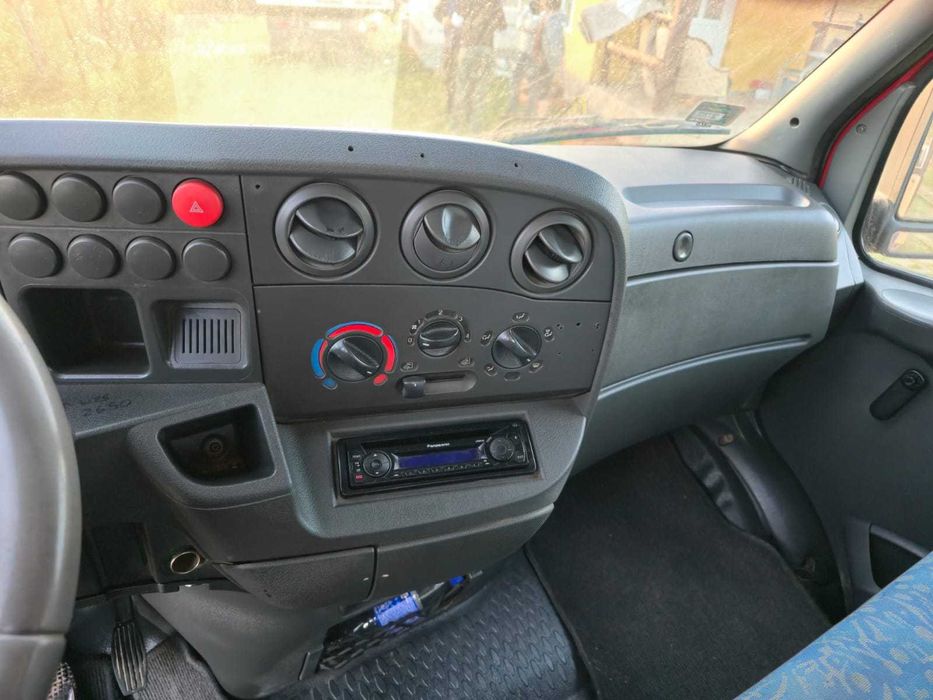 Iveco Daily Doka 7 locuri 2.8 diesel Bena 3.70 m Cat. B