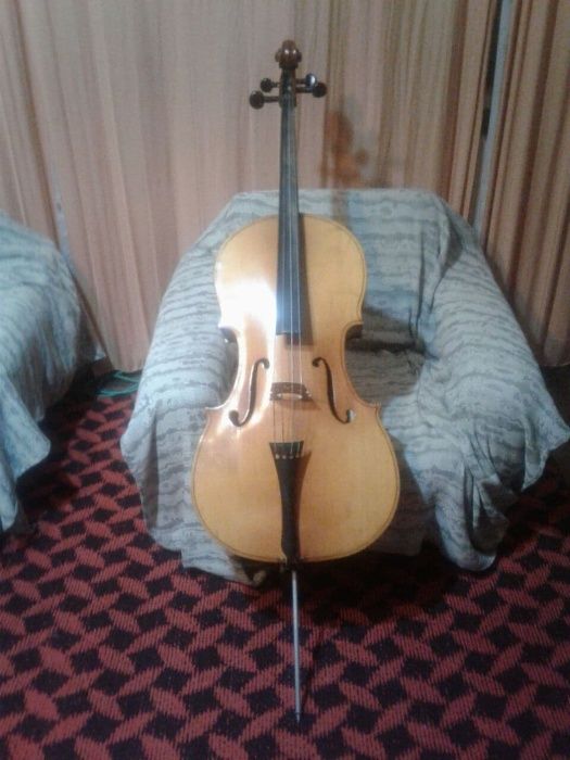 виолончель фабричная