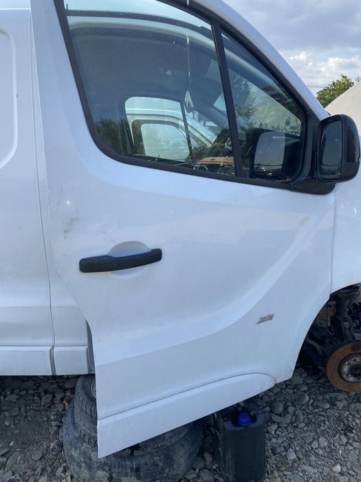 Geam ușă dreapta față Opel Vivaro 2016
