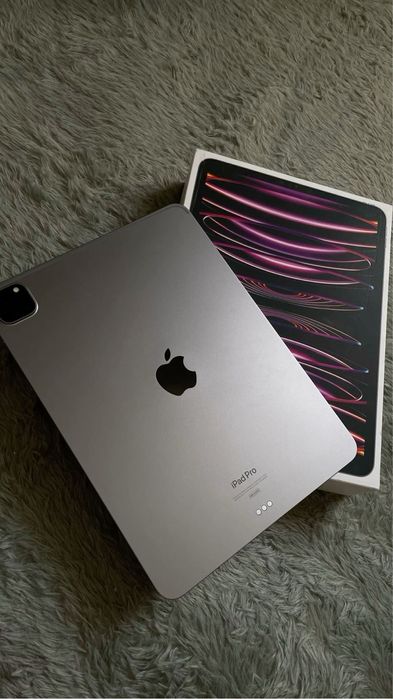 Планшет Apple iPad Pro 11 2022 Wi-Fi+5G 11 дюйм 8 Гб/128 Гб серый