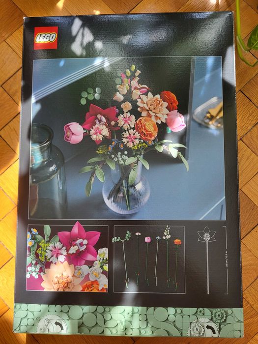 LEGO Botanicals 10342 букет цветя