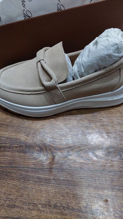 Лоферы новые бежевые