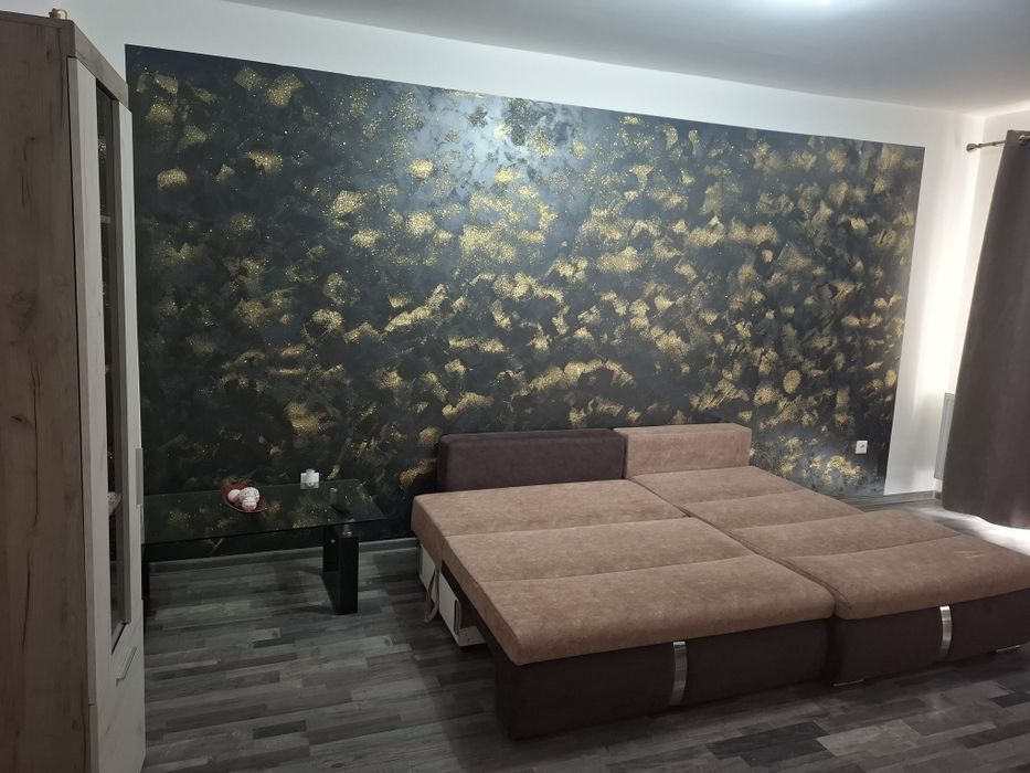 Inchiriez apartament cu o camera, Avantgarden