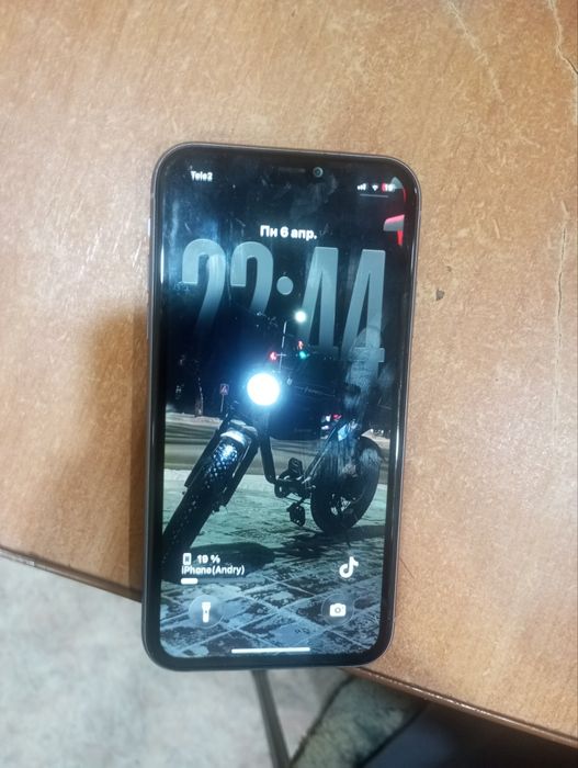 продам айфон11 iphone11