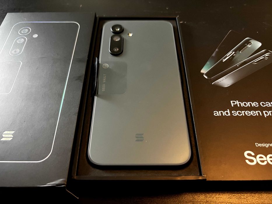 Solana Seeker - NEACTIVAT, Sigilat, Accesorii - Telefon Crypto Nou