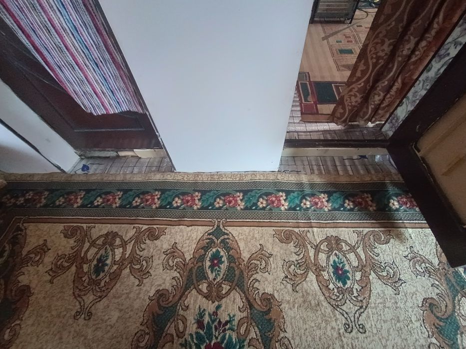 Srochna hovli uy sotiladi uzumbogda 6 sotix