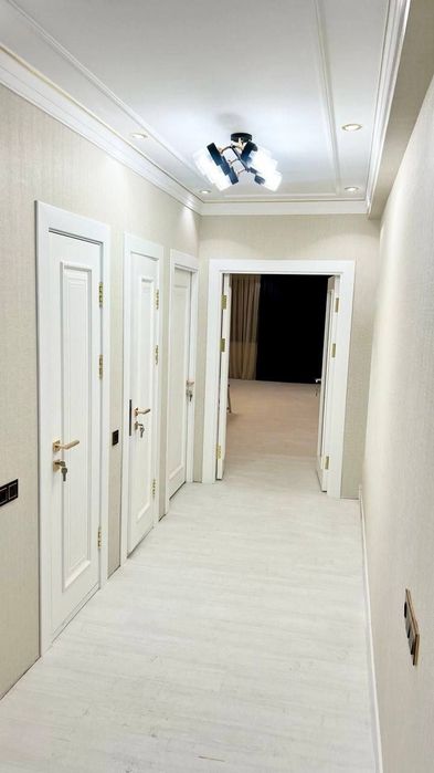 Продаётся 2 комнатная квартира своя! Рядом со станцией метро Х.Алимжан