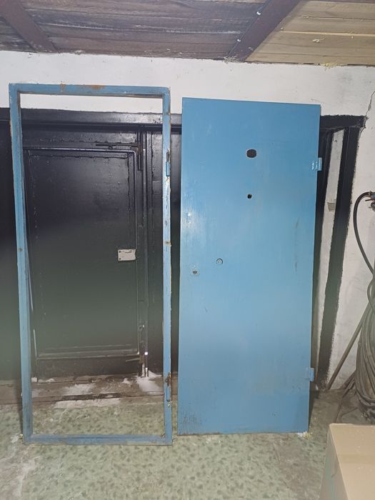 Продам железные двери