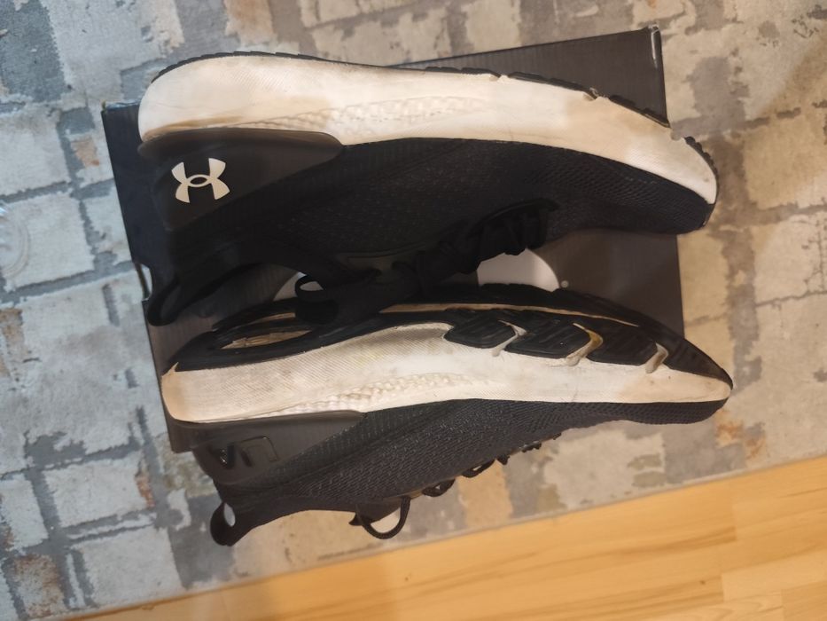 Мъжки  маратонки Under Armour 45 номер