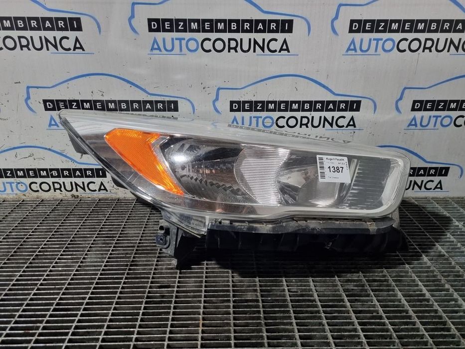 Far Dreapta Ford Kuga II Facelift 2016 - 2019 SUV 4 Usi (1387) Fara xenon