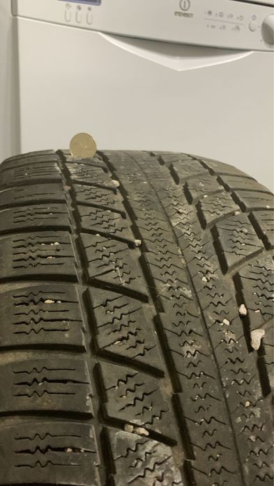 Продам 3 шины за 8900
