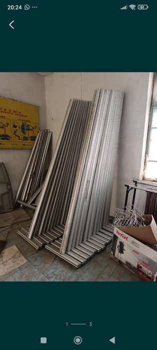 Стилажи для магазина одежды