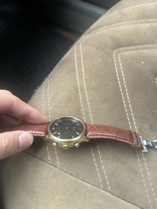 Часы швейцарский