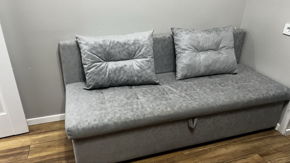 Продам диван серый