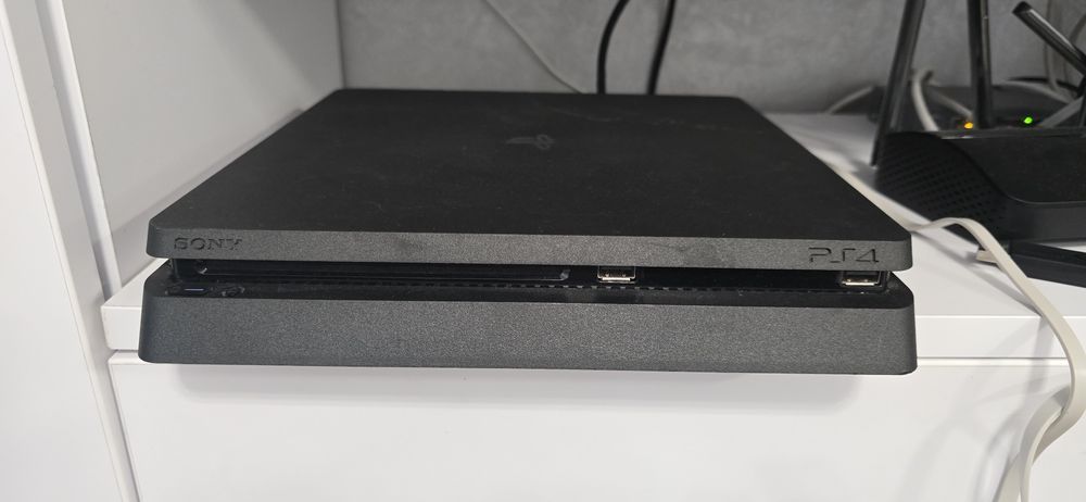 Consola sony Ps4 slim 1tb  modat