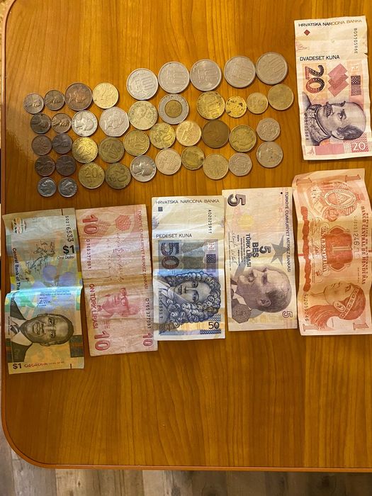 Monede și bancnote vechi