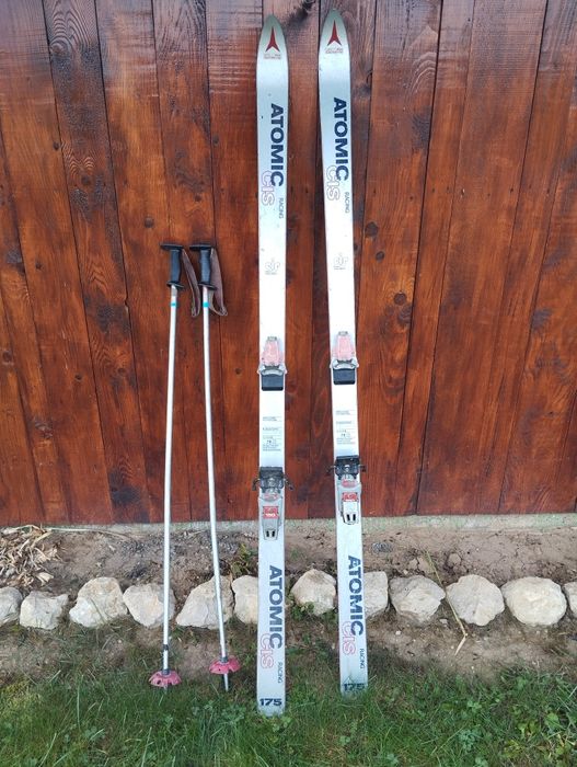 Vând schiuri ATOMIC 175