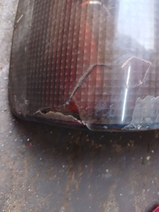 Фонарь Фольксваген Гольф3 с дефектом