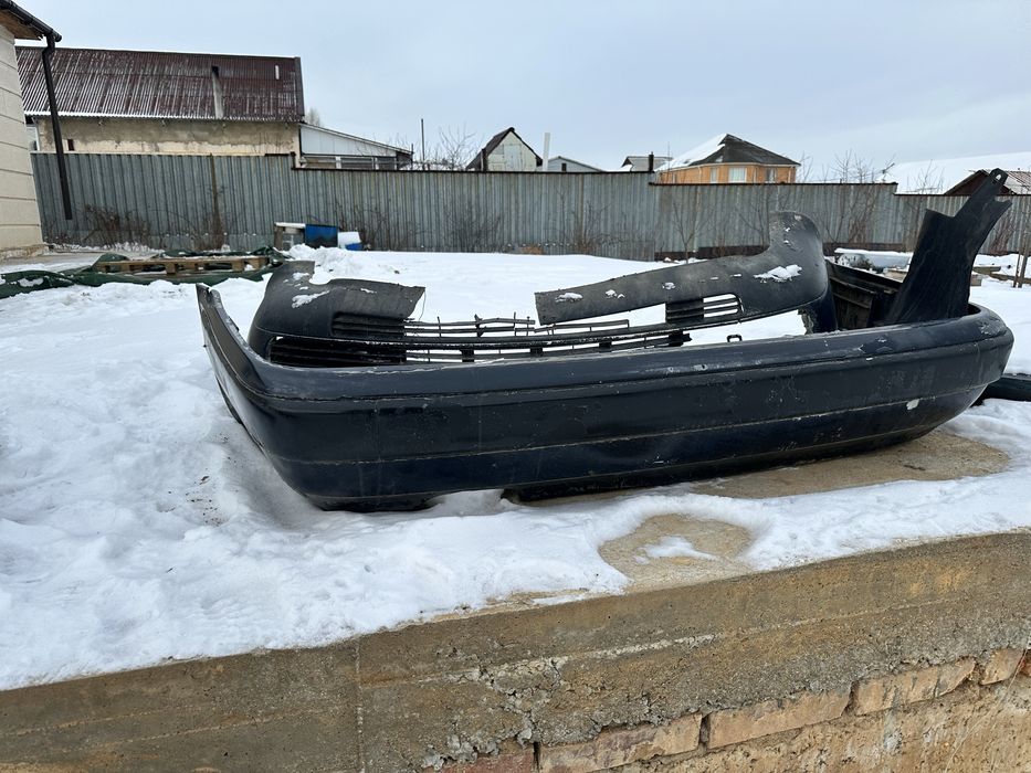 Продам бампер  ауди 100