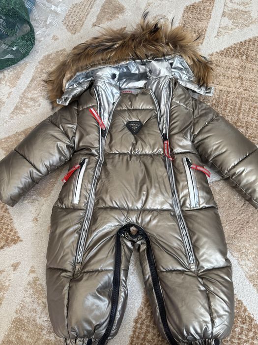 Продаю комбенизион почти новый 5000 тыс тенге почти не носили …………….,,