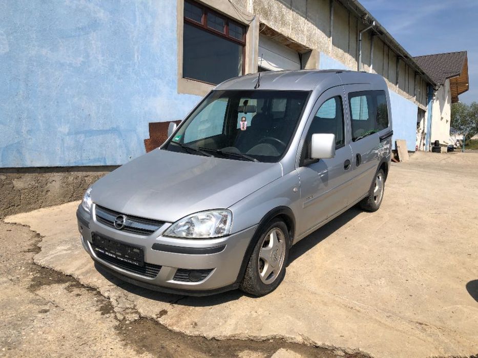 Dezmembrez piesel Opel Combo