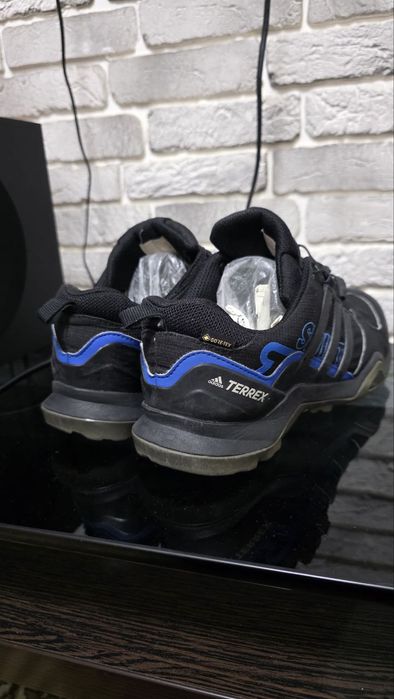 Оригинальные кроссы adidas