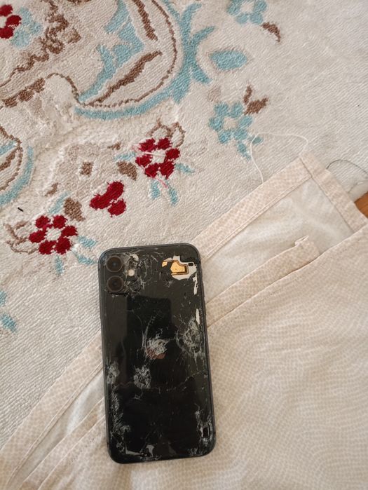 Продаю айфон 11!