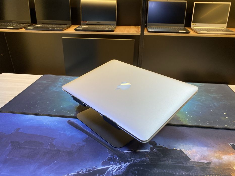 MacBook Air 13 (2017) Core i5! 8GB! SSD 128GB! Цикл перезарядки 498