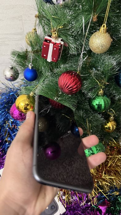 Продам айфон 11