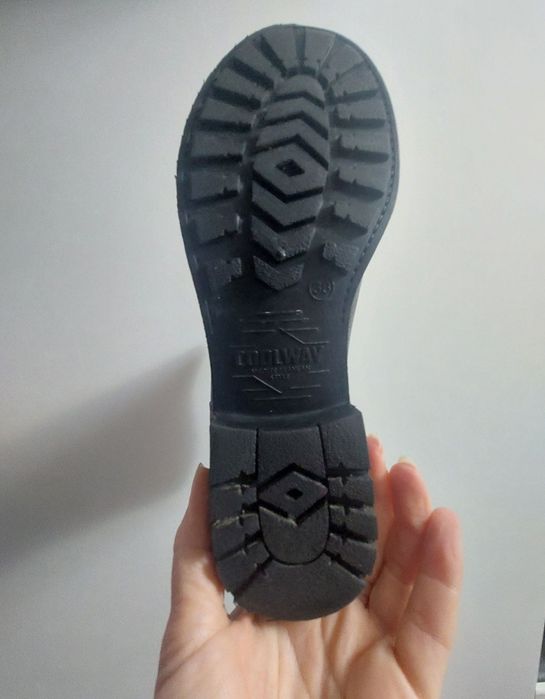 Ghete,piele naturală, mărime 38.