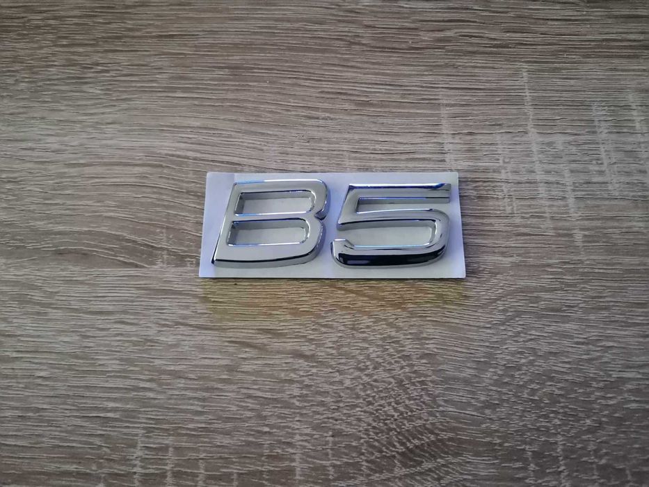 сребристи емблеми Волво Volvo B5