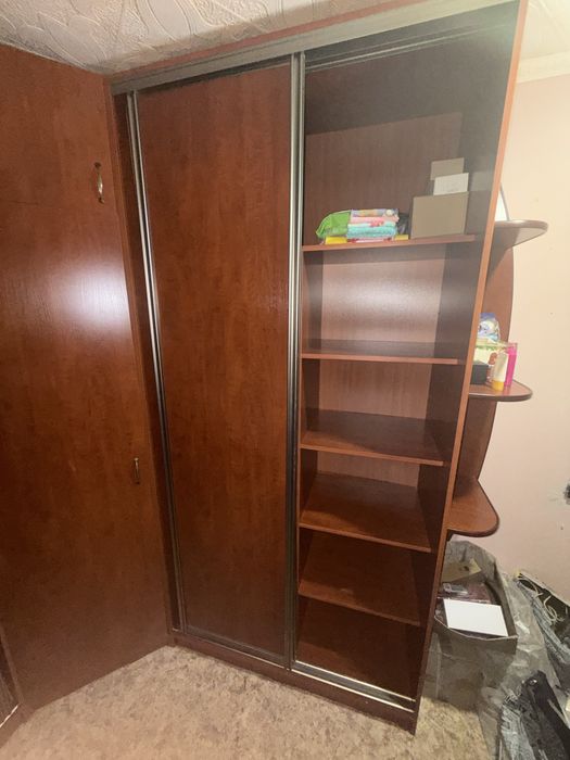 Продам угловой шкаф - купе