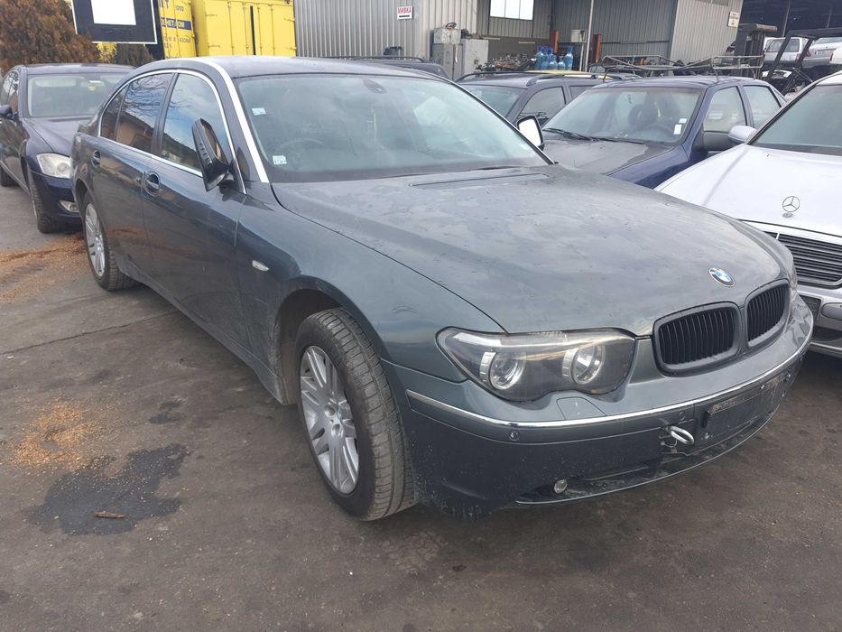 На части! BMW 735 i