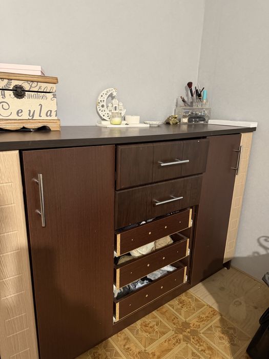 Кровать с комодом