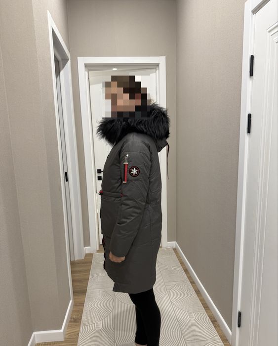 Пуховик зимний с капюшоном