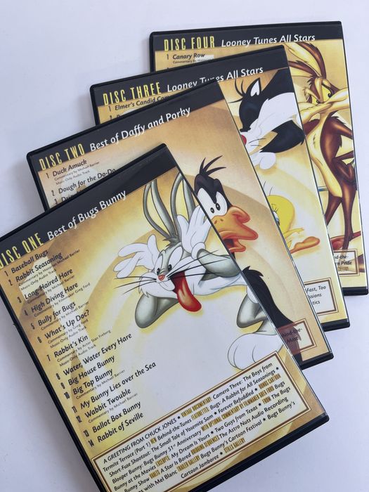 Desene Loony Tunes, colectie de 12 DVD-uri