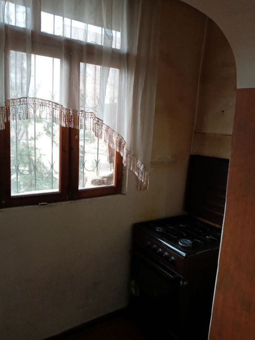 Продам свою 1 комнатную квартиру переделанная в 2х на Юнусабаде