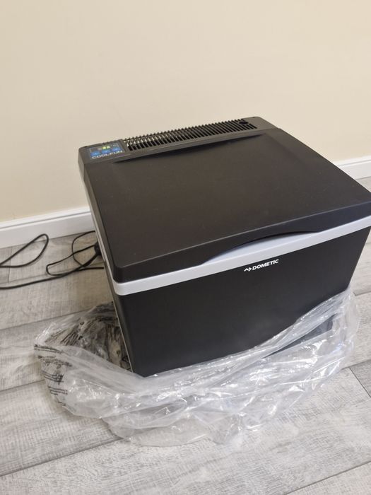 Frigider-congelator AUTO - DOMETIC