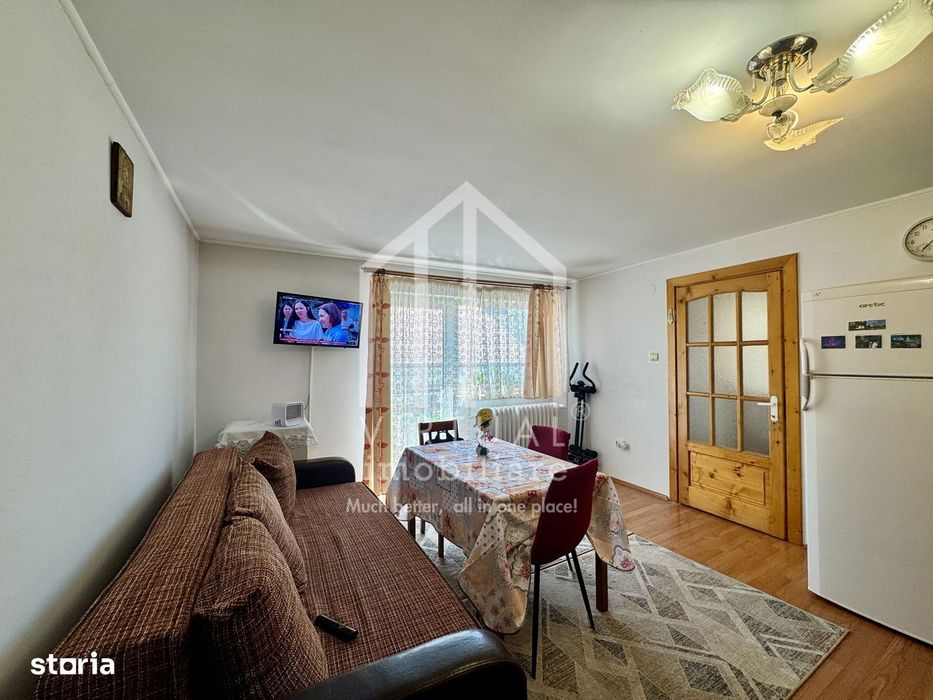 Apartament la casa, 3 camere, 77mp utili + pod (35mp) - Central
