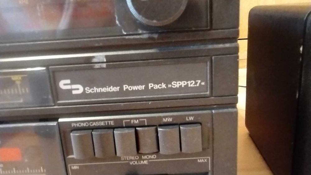 radio cu pickup Schneider cu boxe