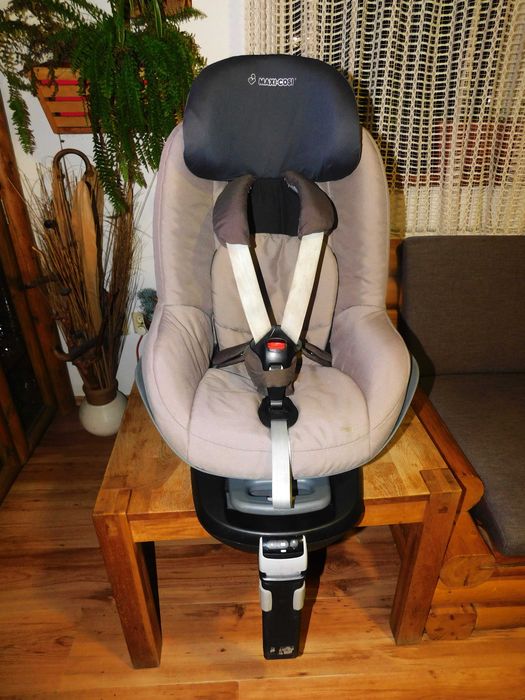 Scaun auto Maxi Cosi (9-18 kg) + Bază Isofix