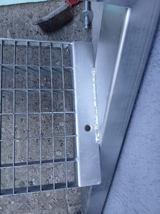 Trepte zincate galvanizate