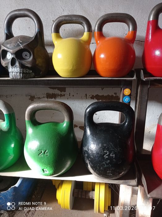 Гири спортивные.