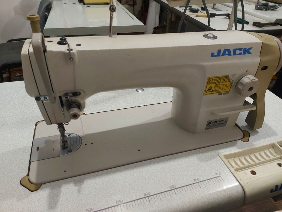 Промышленная швейная машинка